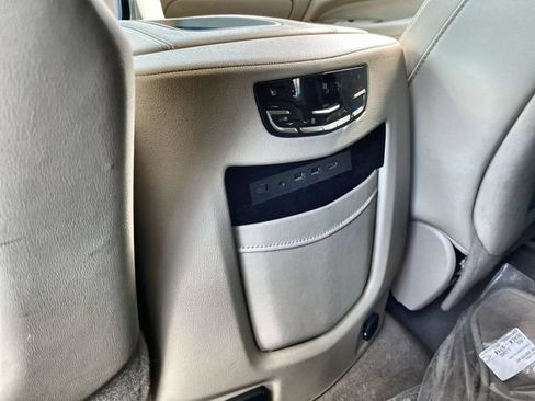 Used 2020 Cadillac Escalade ESV Luxury AWD/4WD image 23