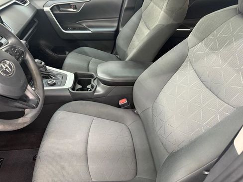 Used 2020 Toyota RAV4 XLE w/ Convenience Package image 40