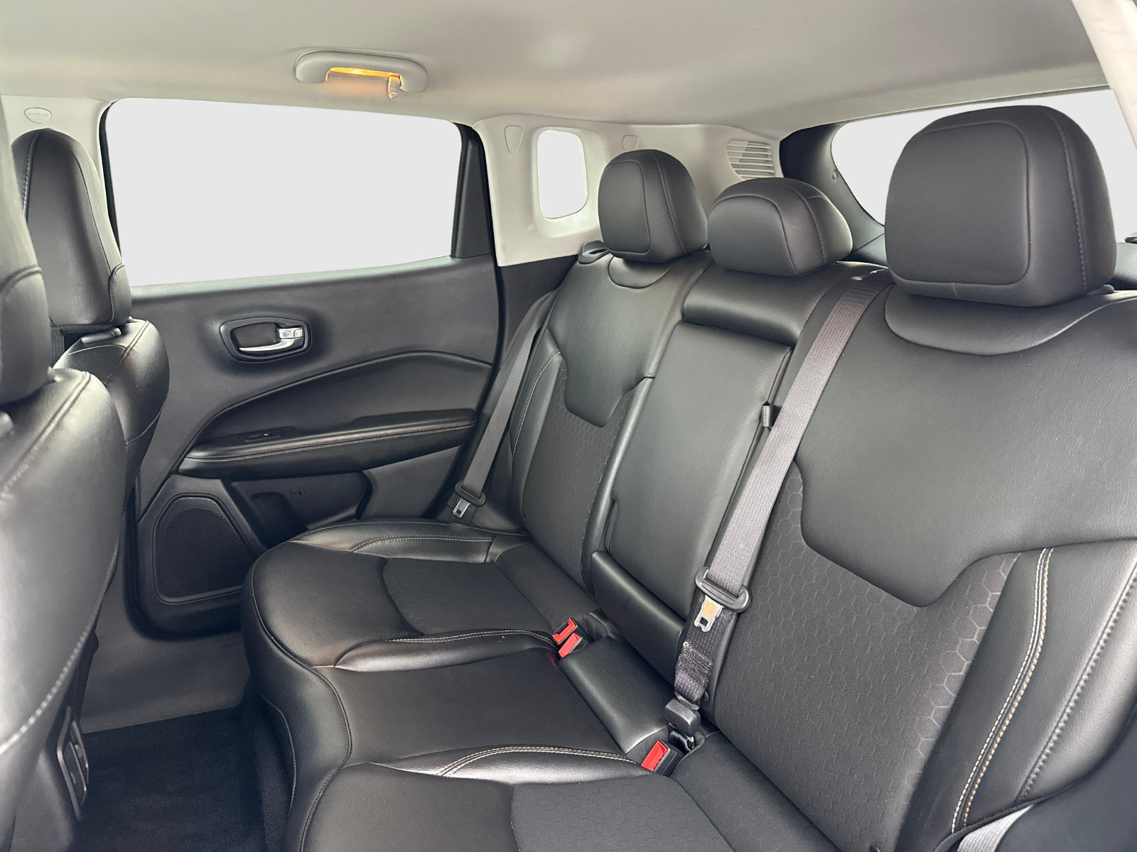 Used 2020 Jeep Compass Latitude w/ Popular Equipment Group FWD image 33