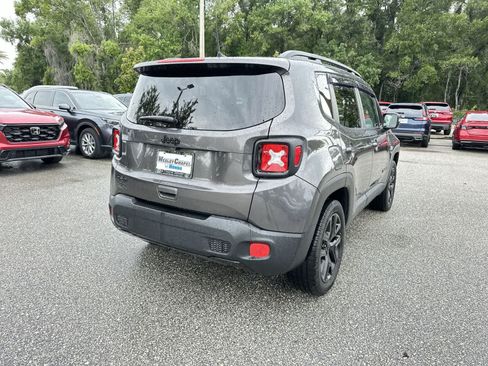 Used 2018 Jeep Renegade Altitude AWD/4WD image 6