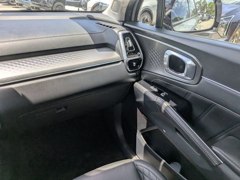 Certified 2023 Kia Sorento SX AWD/4WD image 18