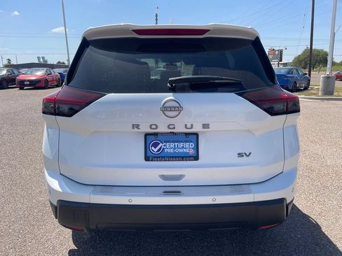 Certified 2024 Nissan Rogue SV w/ SV Premium Package FWD image 6