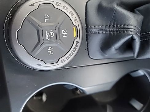 Used 2025 Ford Bronco Big Bend image 14