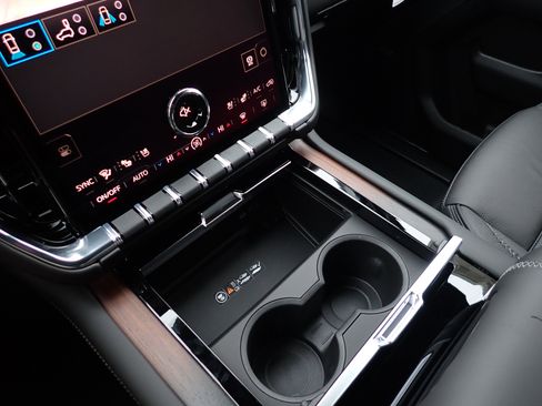 New 2026 GMC Yukon XL Denali w/ Sun & Power Step Package image 27