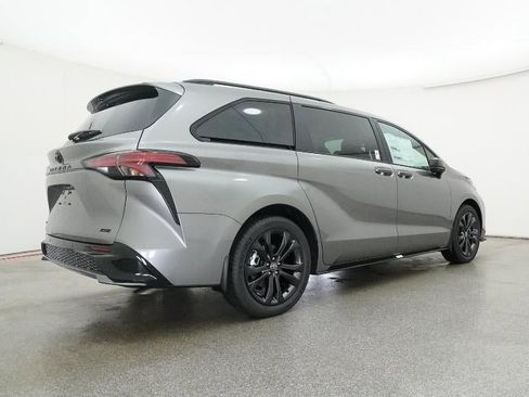 New 2026 Toyota Sienna XSE image 25