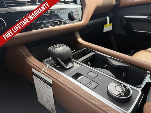 New 2026 Nissan Pathfinder Platinum AWD/4WD image 28