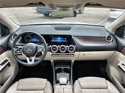 Used 2023 Mercedes-Benz GLA 250 4MATIC image 16