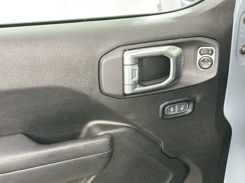 Used 2025 Jeep Gladiator Sport AWD/4WD image 23