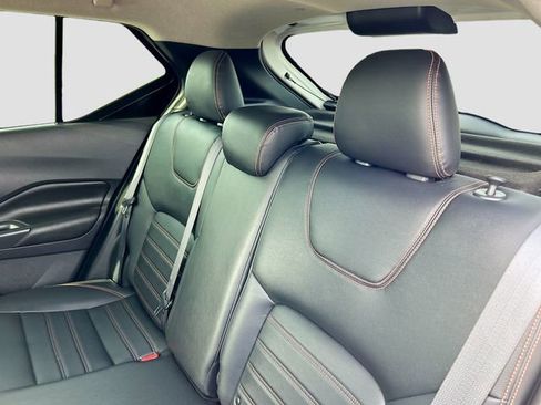 Used 2019 Nissan Kicks SR w/ SR Premium Package FWD image 21