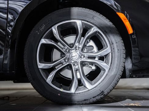 New 2026 Chrysler Pacifica Pinnacle image 16