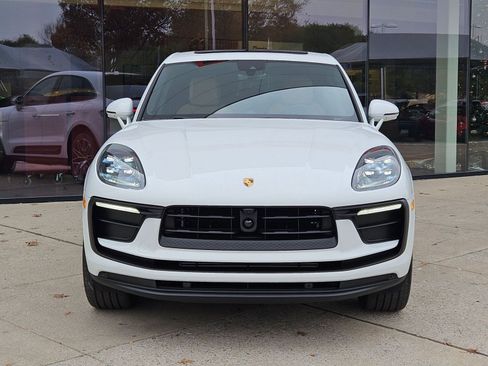 New 2026 Porsche Macan image 6