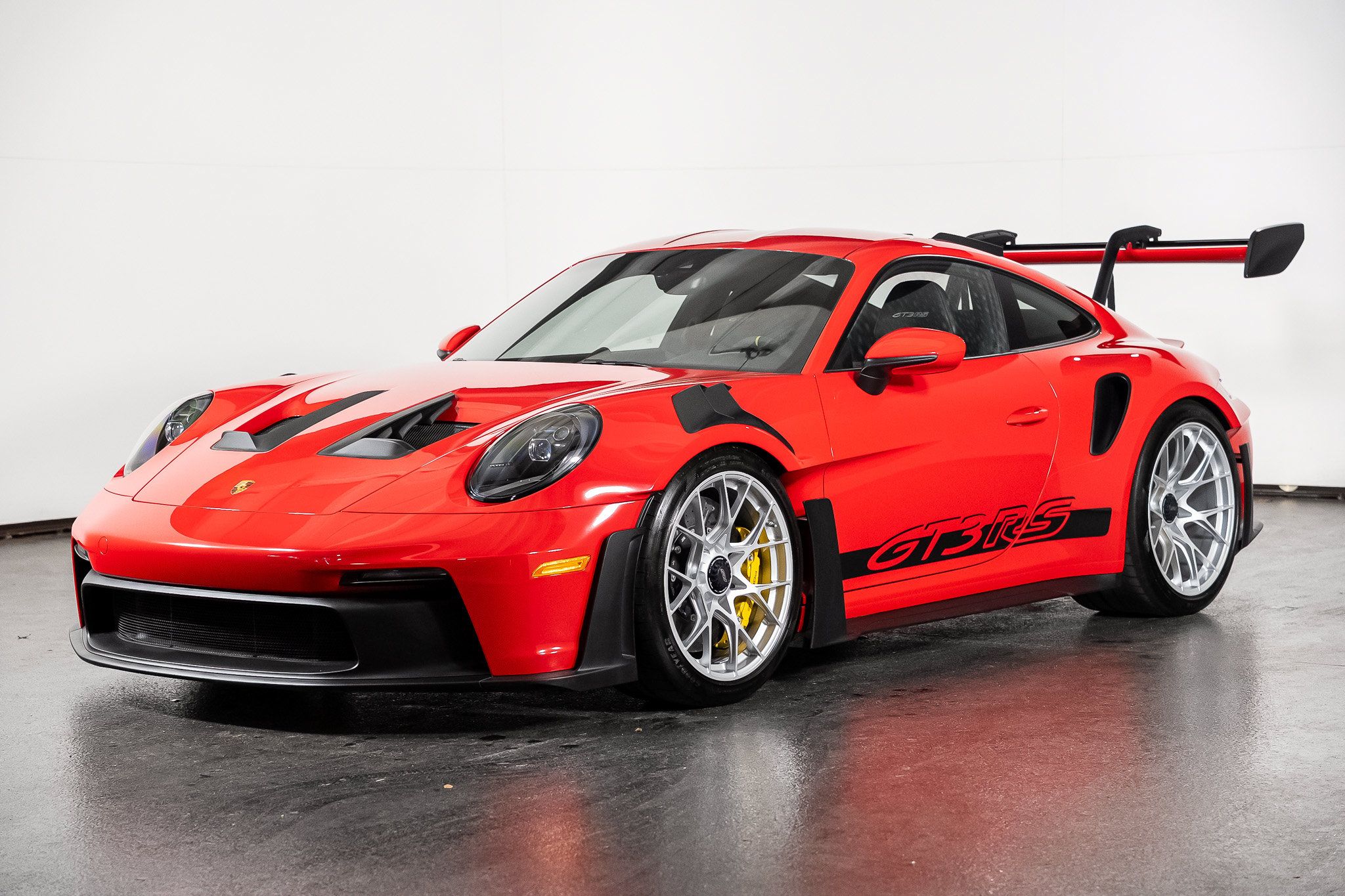Used 2025 Porsche 911 GT3 RS RWD image 12