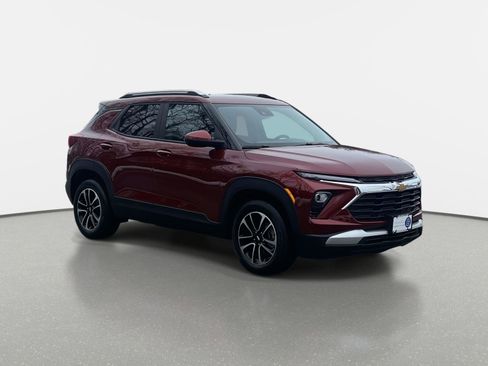 Used 2025 Chevrolet TrailBlazer LT w/ Convenience Package image 3