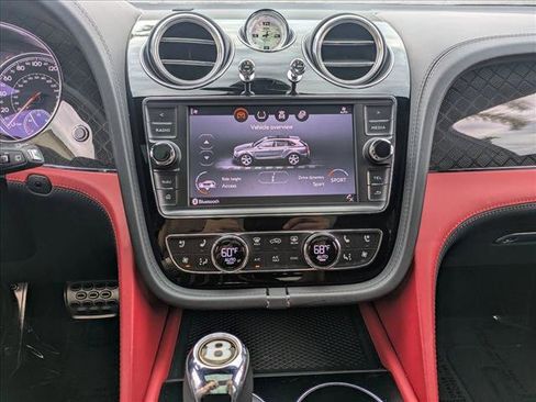 Used 2020 Bentley Bentayga image 14
