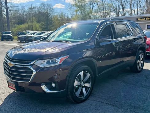 Used 2020 Chevrolet Traverse LT w/ LT Premium Package AWD/4WD image 4