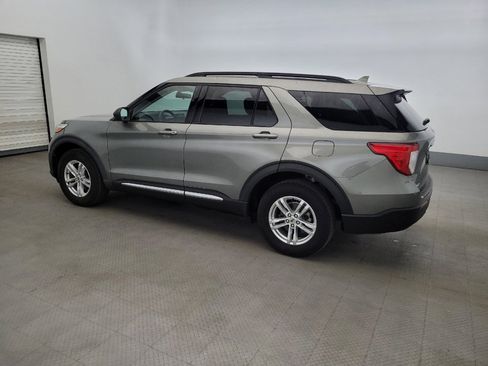 Used 2020 Ford Explorer XLT AWD/4WD image 3