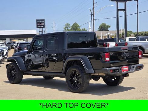 Used 2024 Jeep Gladiator Sport AWD/4WD image 8