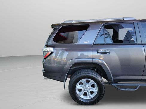 Used 2015 Toyota 4Runner Limited image 31