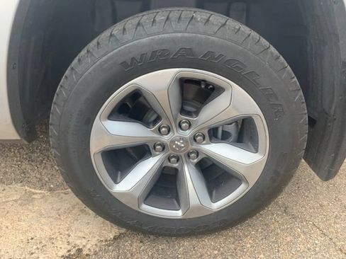 Used 2019 RAM 1500 Limited w/ Advanced Safety Group AWD/4WD image 5