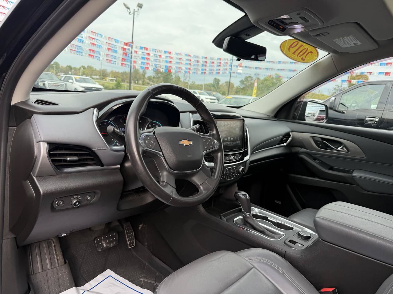 Used 2019 Chevrolet Traverse LT w/ LT Premium Package FWD image 14