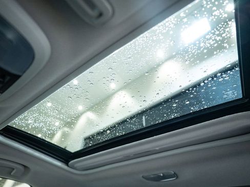 Used 2024 Subaru Crosstrek 2.0i Premium image 31