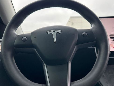 Used 2023 Tesla Model Y Long Range image 22