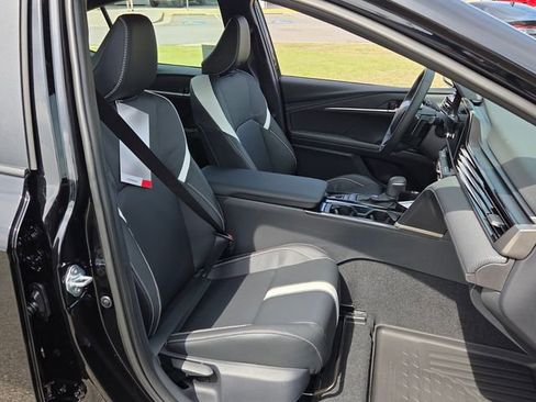 New 2026 Toyota Camry Hybrid FWD image 15