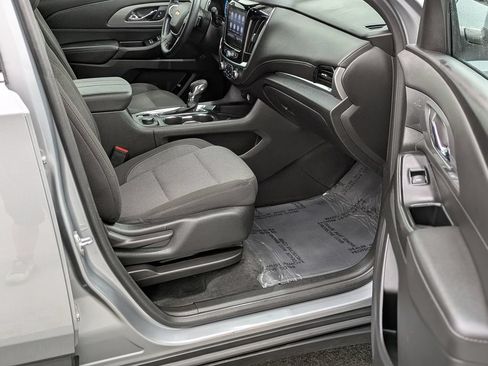 Used 2023 Chevrolet Traverse LT AWD/4WD image 18