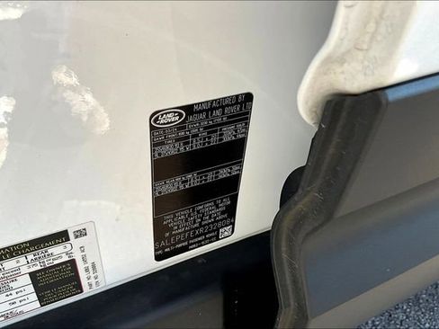 Used 2024 Land Rover Defender 110 SE AWD/4WD image 19