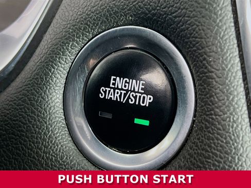 Used 2022 Chevrolet Traverse LT image 12