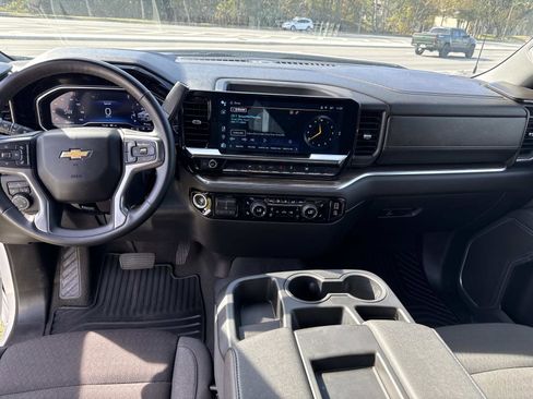 Used 2025 Chevrolet Silverado 1500 LT image 17