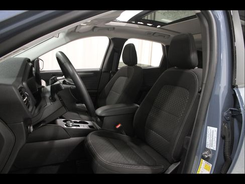 Used 2023 Ford Escape Active w/ Tech Pack #2 AWD/4WD image 6