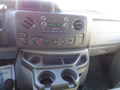 Used 2013 Ford E-350 and Econoline 350 XLT image 17