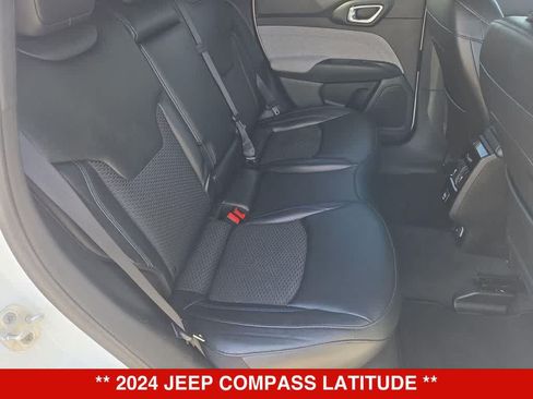 Used 2024 Jeep Compass Latitude AWD/4WD image 19