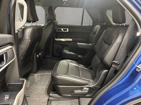 Used 2022 Ford Explorer XLT w/ Equipment Group 202A AWD/4WD image 22