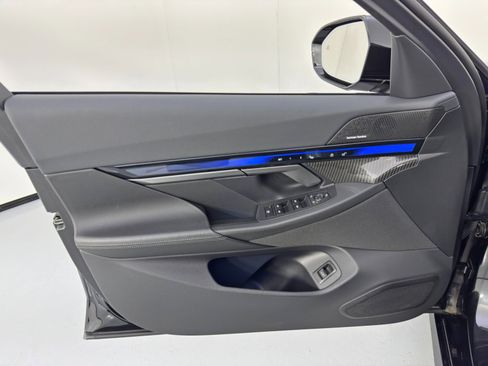 Used 2024 BMW i5 eDrive40i w/ M Sport Package image 45