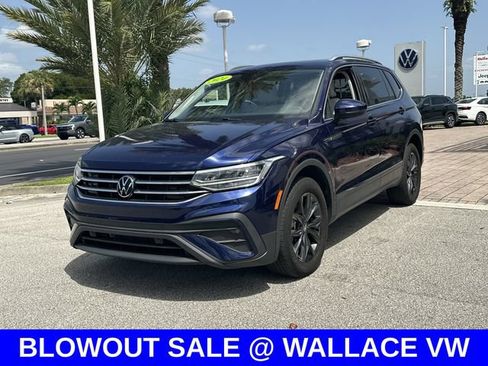 Certified 2024 Volkswagen Tiguan SE w/ Panoramic Sunroof Package FWD image 2