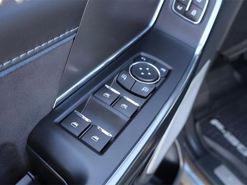 Used 2025 Ford F150 Platinum w/ Equipment Group 702A High image 9