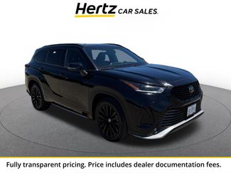 Used 2024 Toyota Highlander XSE FWD video 1