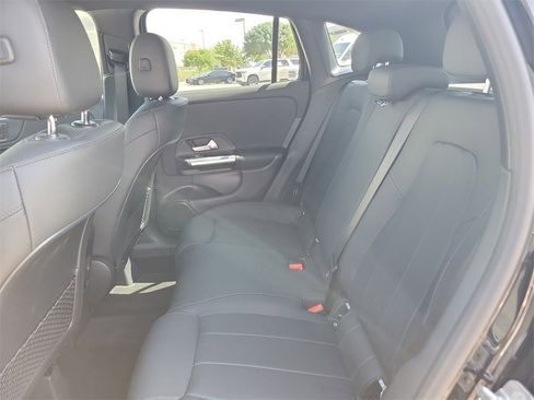 New 2025 Mercedes-Benz GLA 250 image 13