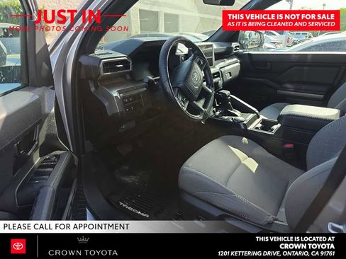 Used 2024 Toyota Tacoma SR5 AWD/4WD image 8