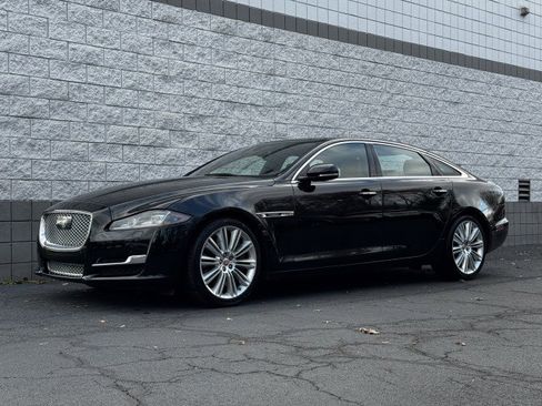 Used 2017 Jaguar XJ L Supercharged image 11