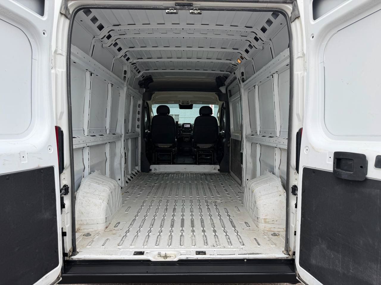 Used 2023 RAM ProMaster 2500 FWD image 26