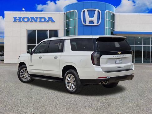 Used 2025 Chevrolet Suburban Premier RWD image 5