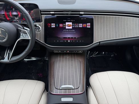 Used 2025 Mercedes-Benz E 350 Sedan image 11