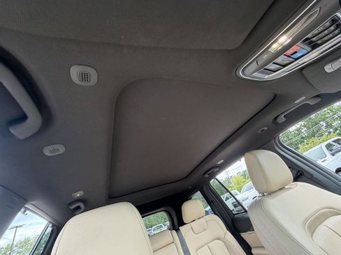 Certified 2025 Jeep Grand Cherokee Limited w/ Luxury Tech Group II AWD/4WD image 22