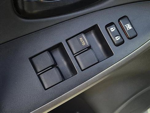 Used 2012 Toyota RAV4 FWD w/ Upgrade Value Pkg image 10