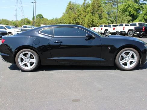 Used 2022 Chevrolet Camaro LT RWD image 16