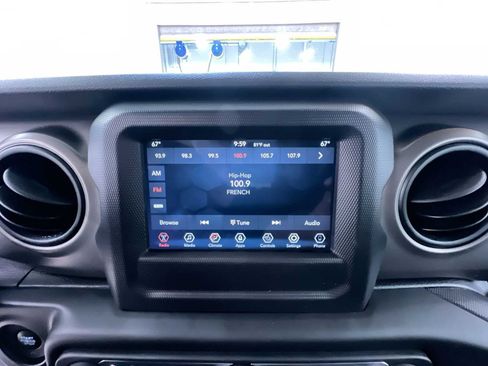 Used 2018 Jeep Wrangler Unlimited Sport S AWD/4WD image 25