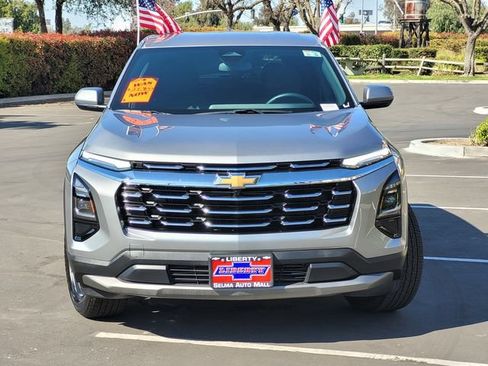 Used 2025 Chevrolet Equinox LT FWD image 3